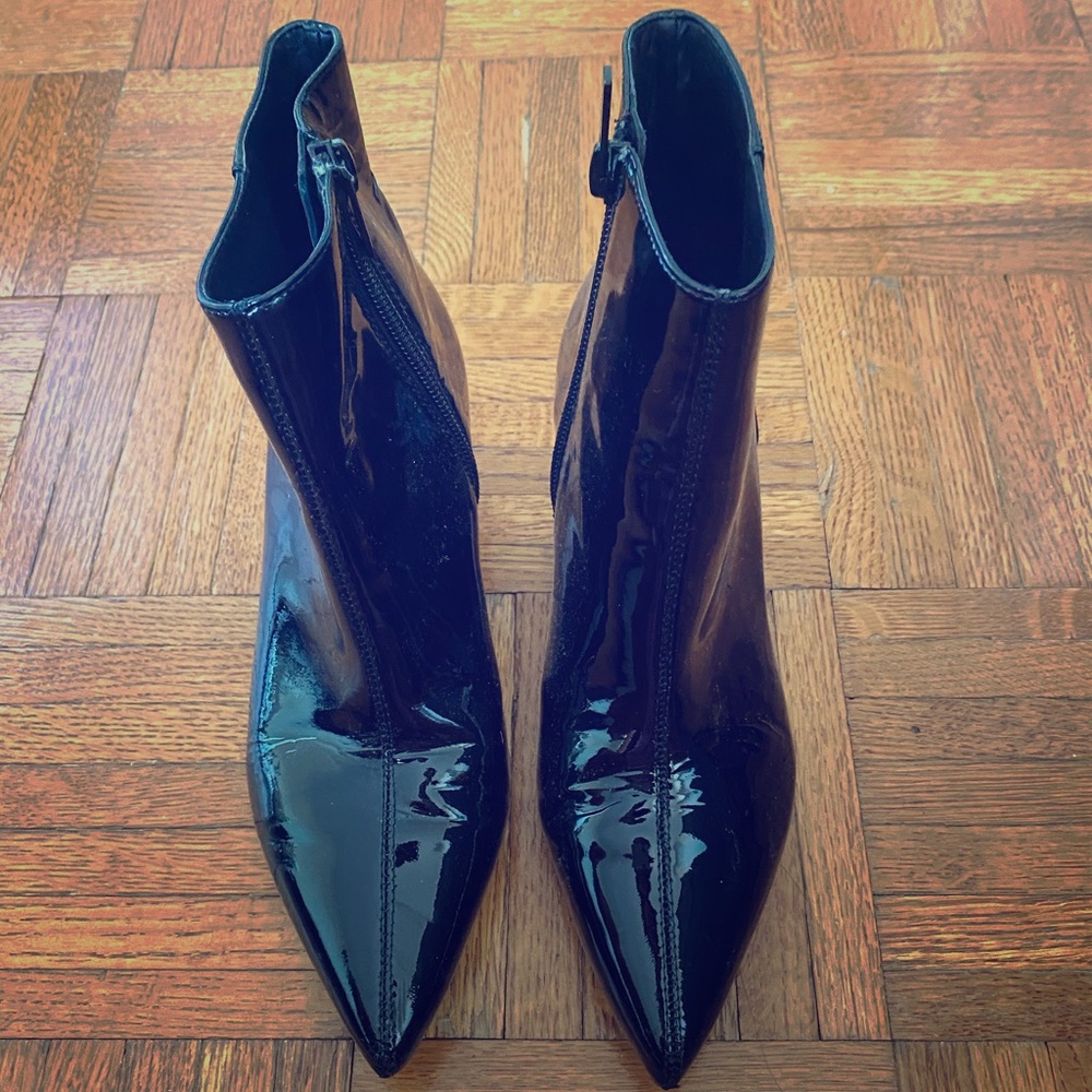 Patent leather Larissa bootie